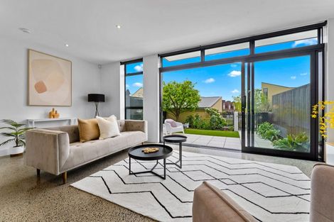 Photo of property in 254 Hobsonville Point Road, Hobsonville, Auckland, 0616