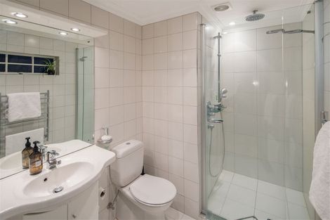 Photo of property in 7 Wilkinson Street, Oriental Bay, Wellington, 6011