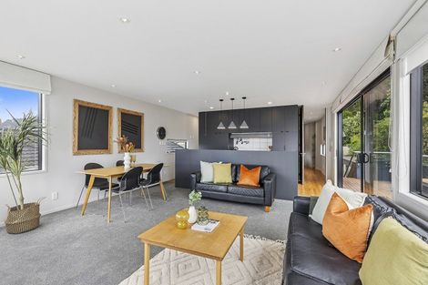 Photo of property in 87 Marine Parade, Seatoun, Wellington, 6022