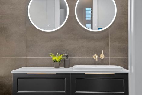 Photo of property in 15 Jack Seabrook Road, Hobsonville, Auckland, 0616