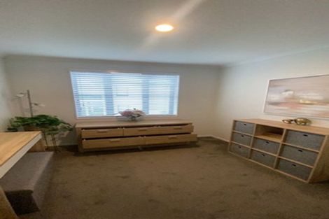 Photo of property in 15 Saddleback Crescent, Papakura, 2110