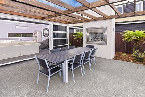 Photo of property in 17 Hinau Street, New Lynn, Auckland, 0600