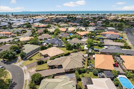 Photo of property in 4 Halesia Place, Mount Maunganui, 3116