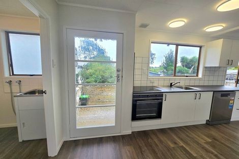 Photo of property in 91 Archmillen Avenue, Pakuranga Heights, Auckland, 2010