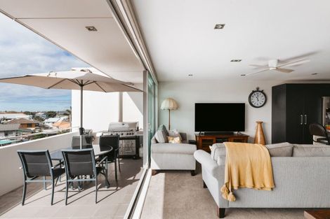 Photo of property in Palm Cove Apartments, 302/6 Tawa Street, Mount Maunganui, 3116