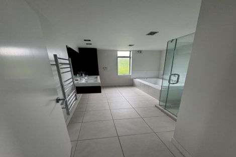 Photo of property in 77 Kittiwake Drive, Schnapper Rock, Auckland, 0632