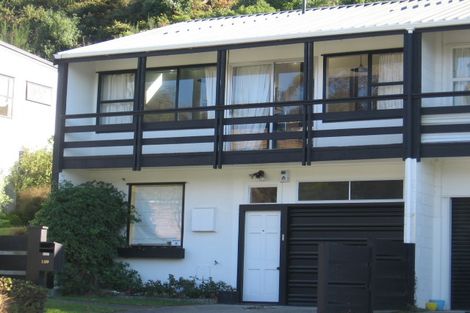 Photo of property in 109 Churton Drive, Churton Park, Wellington, 6037