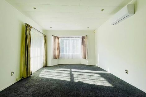 Photo of property in 72 Kaipatiki Road, Glenfield, Auckland, 0629