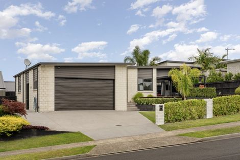 Photo of property in 5 Manotini Way, Pyes Pa, Tauranga, 3112
