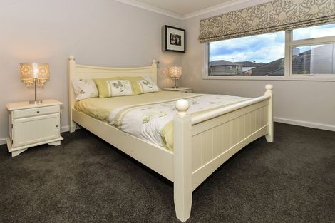 Photo of property in 17 Hinau Street, New Lynn, Auckland, 0600