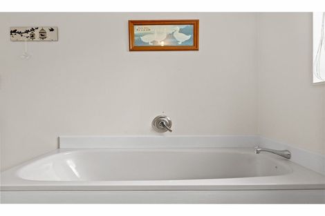 Photo of property in 110 Landing Drive, Albany, Auckland, 0632