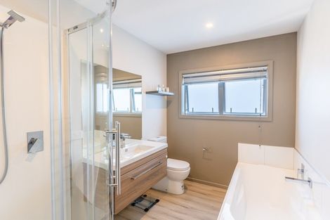 Photo of property in 90b/1 Endeavour Drive, Whitby, Porirua, 5024