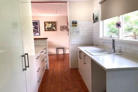 Photo of property in 17 Holt Avenue, Torbay, Auckland, 0630