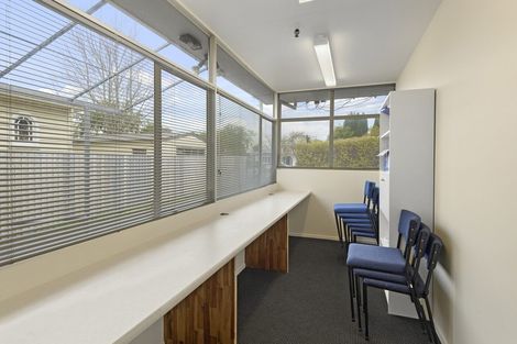 Photo of property in 8 Kowhai Terrace, Saint Martins, Christchurch, 8022