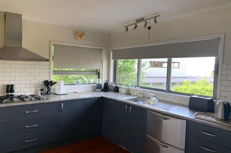 Photo of property in 5 Anchor Place, Beach Haven, Auckland, 0626