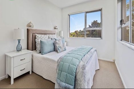 Photo of property in 16 Colin Wild Place, Glenfield, Auckland, 0629