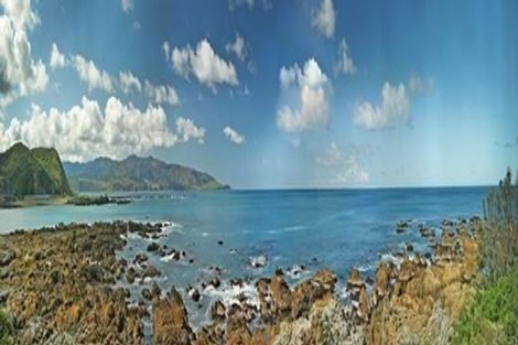 Photo of property in 150 The Esplanade, Houghton Bay, Wellington, 6023