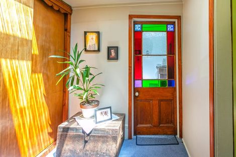Photo of property in 80 Oxford Terrace, Coromandel, 3506