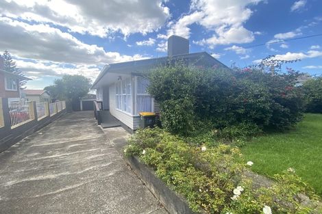 Photo of property in 553 Massey Road, Mangere, Auckland, 2022