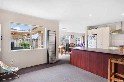 Photo of property in 12 Rock Daisy Crescent, Mangere, Auckland, 2022