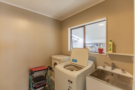 Photo of property in 2 Fergusson Avenue, Waipukurau, 4200