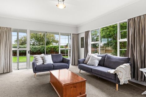 Photo of property in 114 Avondale Road, Taradale, Napier, 4112