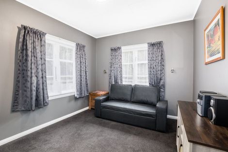 Photo of property in 32 Hyde Street, Wainuiomata, Lower Hutt, 5014