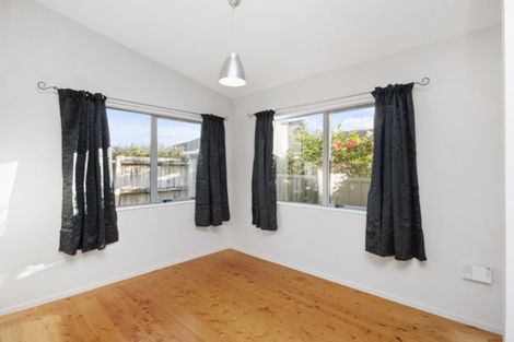 Photo of property in 16 Notre Dame Court, Pukekohe, 2120