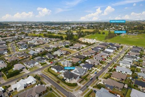 Photo of property in 1 Aporo Drive, Kumeu, 0810