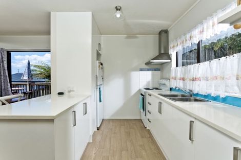 Photo of property in 12 Sevilla Place, Unsworth Heights, Auckland, 0632