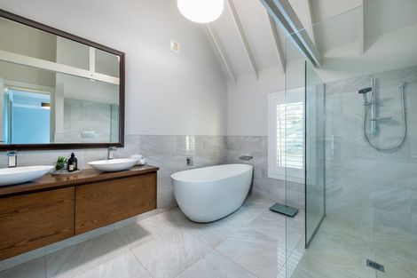 Photo of property in 6 Tiri Road, Milford, Auckland, 0620