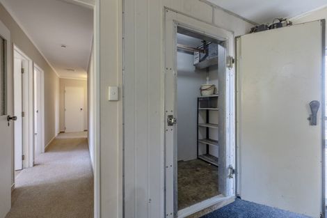 Photo of property in 208 Adelaide Road, Dannevirke, 4930