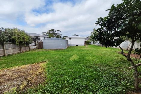Photo of property in 11 Coletta Lane, Te Atatu South, Auckland, 0610