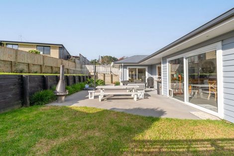 Photo of property in 32 Ballintoy Park Drive, Welcome Bay, Tauranga, 3175