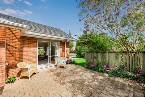 Photo of property in 1 Greenaway Road, Waikanae, 5036