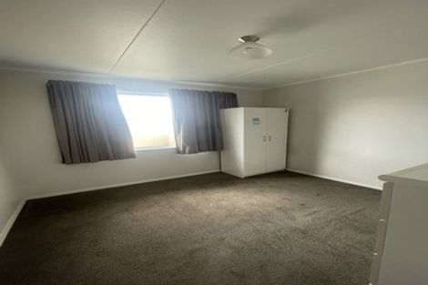 Photo of property in 12 Fitzpatrick Street, Newlands, Wellington, 6037