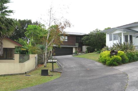 Photo of property in 2/12 Stoneleigh Court, Sunnynook, Auckland, 0632