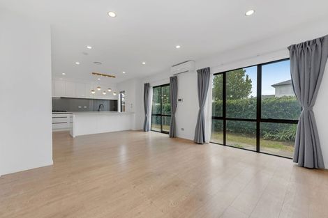 Photo of property in 76 Donegal Park Drive, Flat Bush, Auckland, 2019