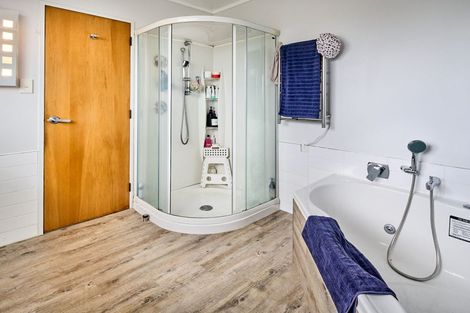 Photo of property in 12 Cullen Place, Tawa, Wellington, 5028