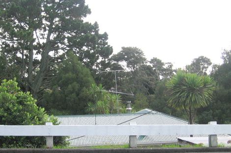 Photo of property in 187 Golf Road, Titirangi, Auckland, 0604