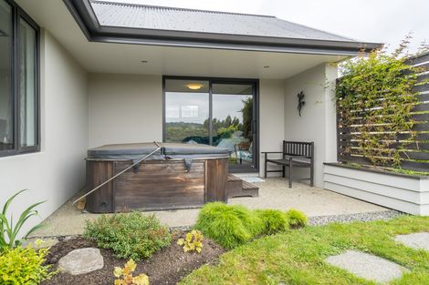 Photo of property in 64 Severn Street, Island Bay, Wellington, 6023