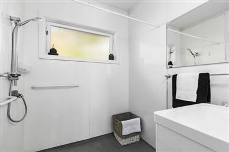 Photo of property in 32 Shetland Street, Glen Eden, Auckland, 0602