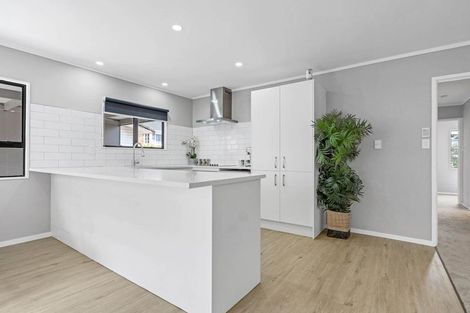 Photo of property in 3/16 Pine Street, New Lynn, Auckland, 0600