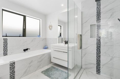 Photo of property in 10 Pimelea Street, Papamoa Beach, Papamoa, 3118