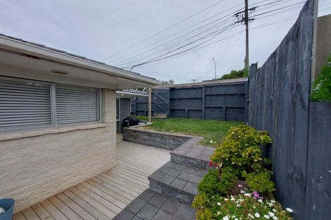 Photo of property in 1/367 Wairau Road, Totara Vale, Auckland, 0629