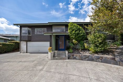 Photo of property in 11 Cheriton Road, Mellons Bay, Auckland, 2014