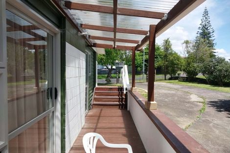 Photo of property in 121 Ennis Avenue, Pakuranga Heights, Auckland, 2010