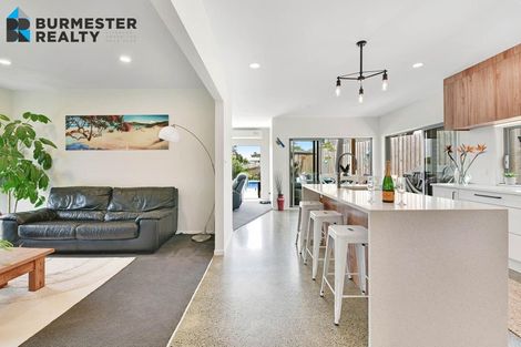 Photo of property in 10 St Julia Court, Helensville, 0800