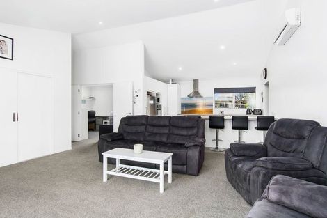 Photo of property in 1321b Papamoa Beach Road, Papamoa Beach, Papamoa, 3118