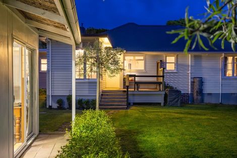Photo of property in 28 Karu Crescent, Waikanae, 5036